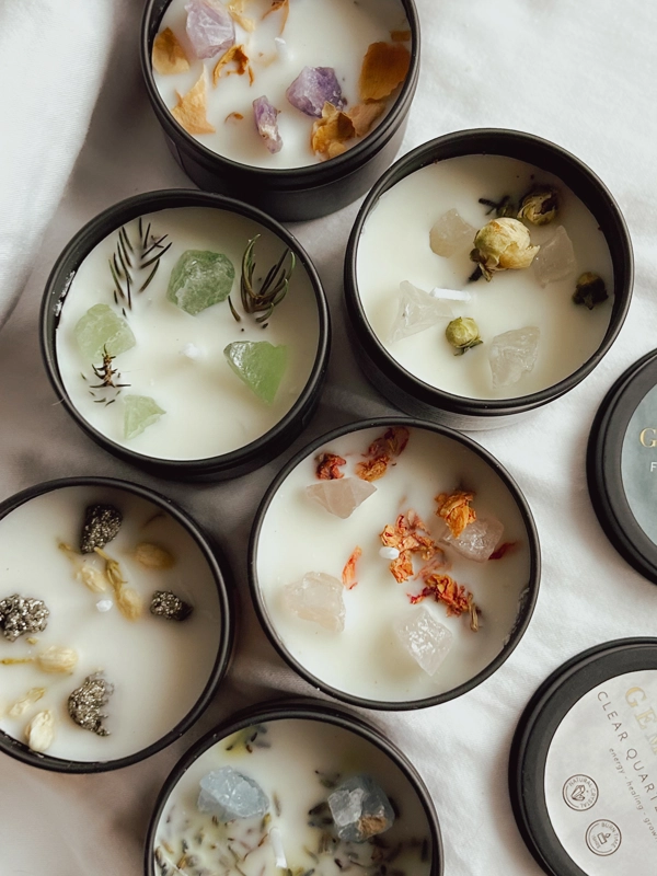 candele naturali con cristalli